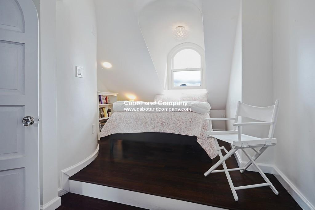 124 Beacon St, Back Bay