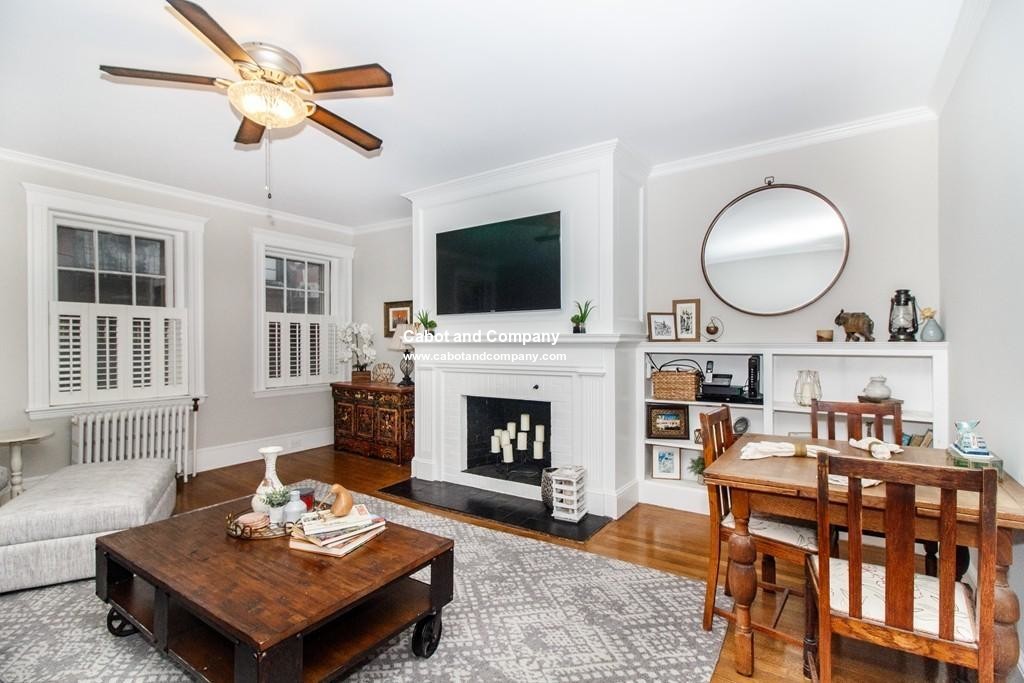 250 Commonwealth Ave, Back Bay