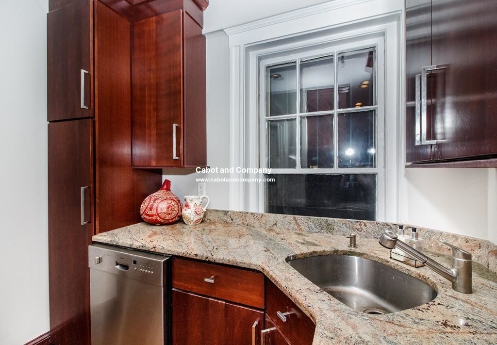 250 Commonwealth Ave, Back Bay