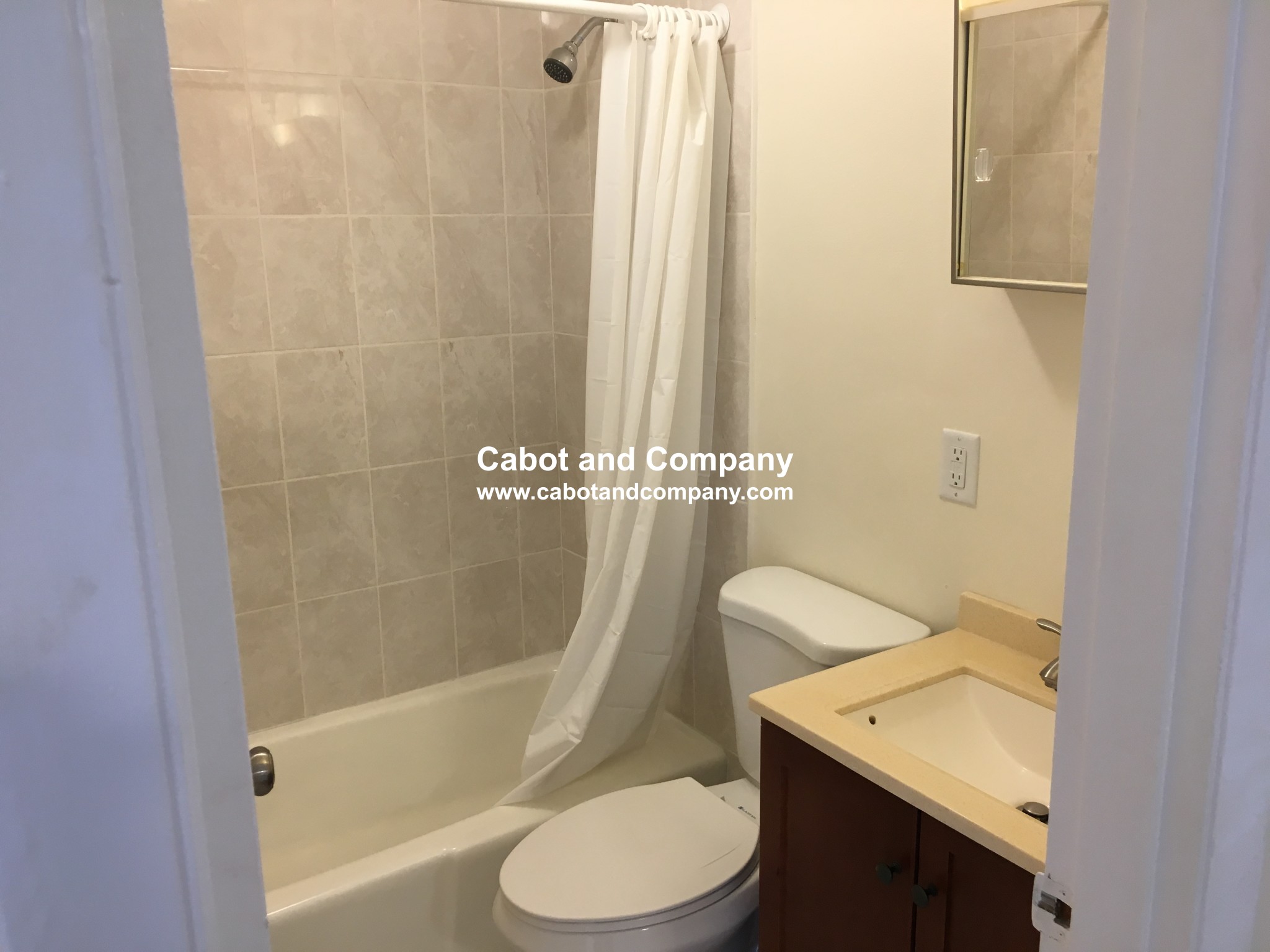 308 Newbury St, Back Bay