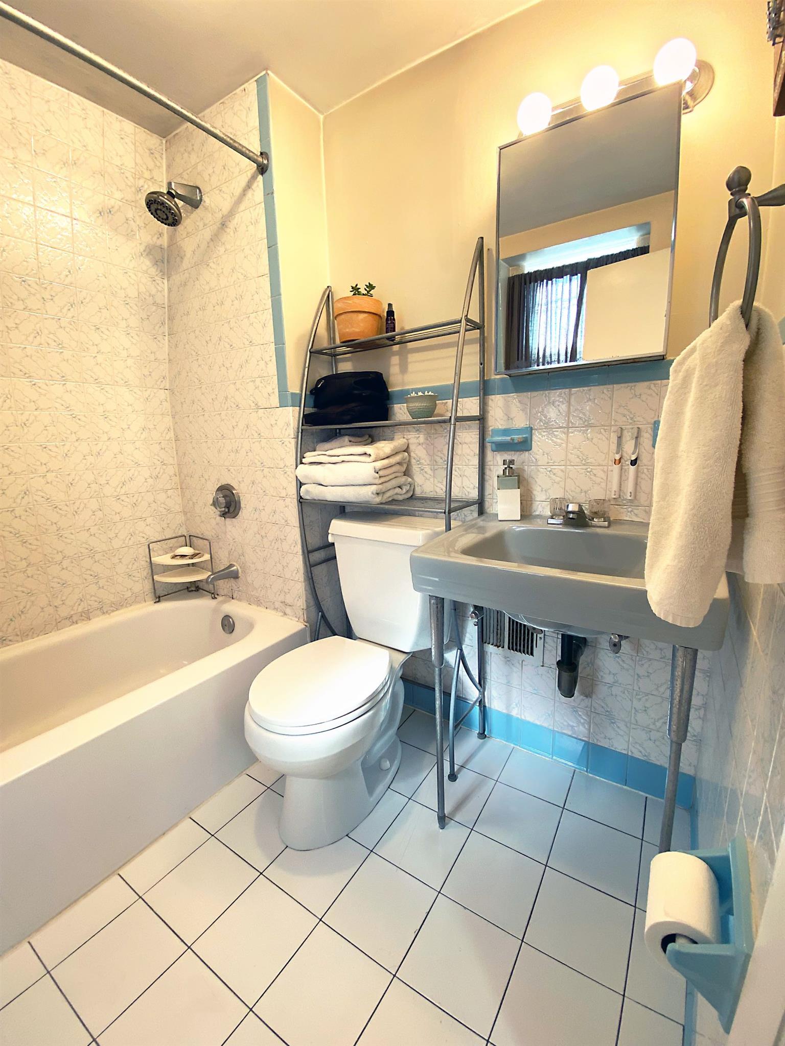 12 Cross St, East Somerville