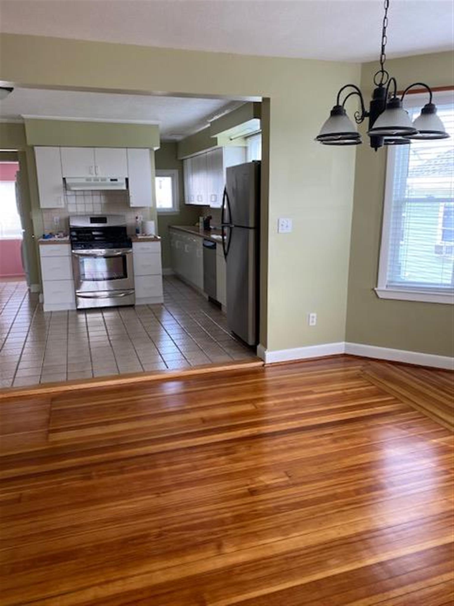 18 Early Ave, Medford