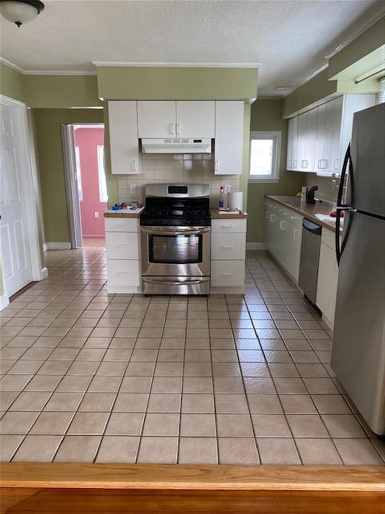 18 Early Ave, Medford