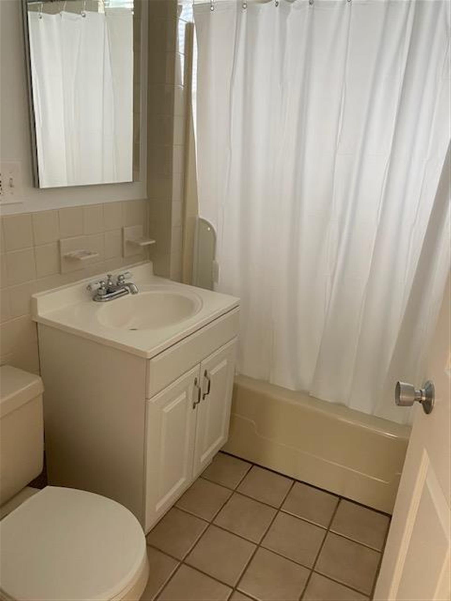 18 Early Ave, Medford