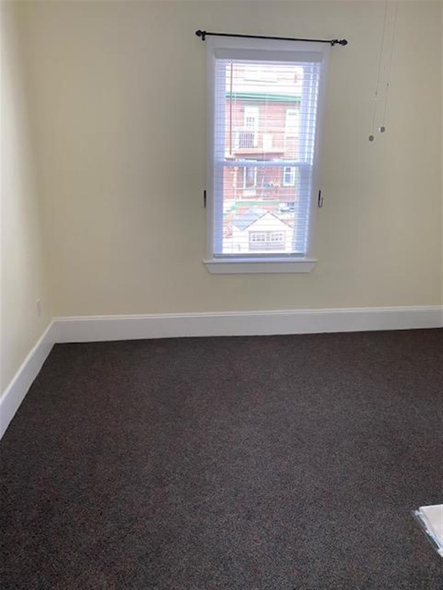 18 Early Ave, Medford