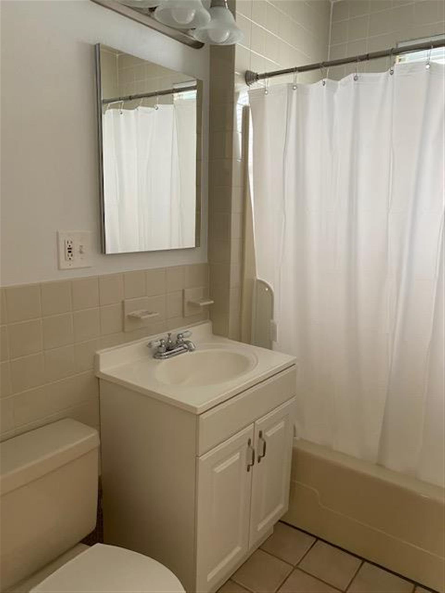 18 Early Ave, Medford