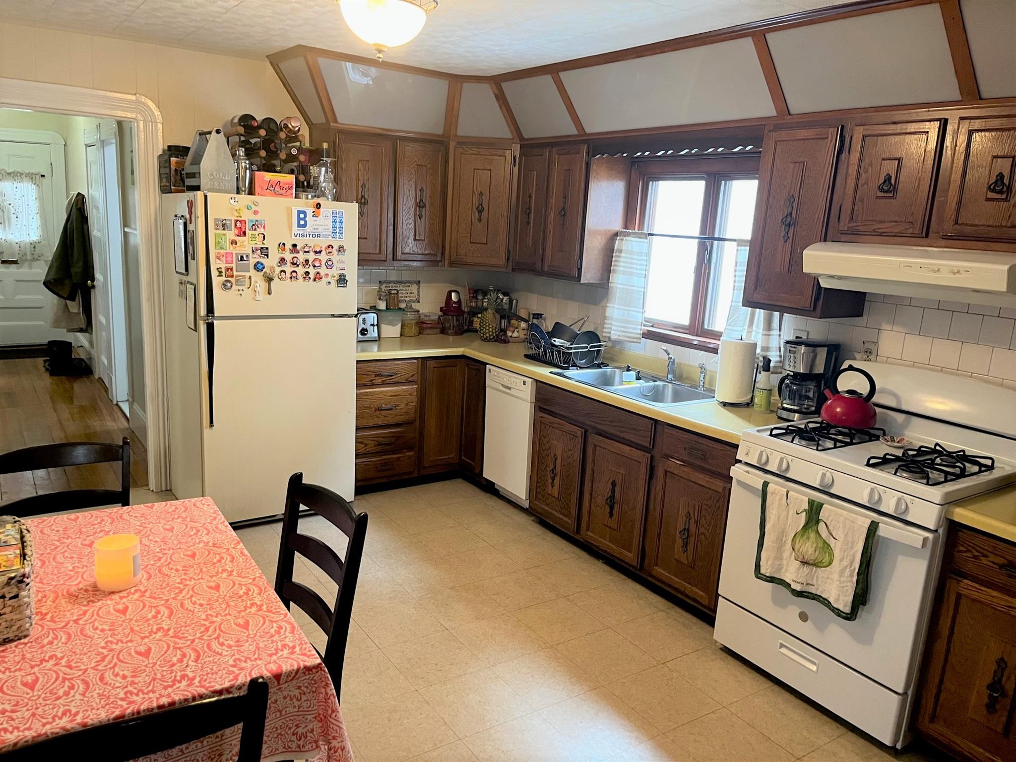 28 Prichard Ave, Davis Square