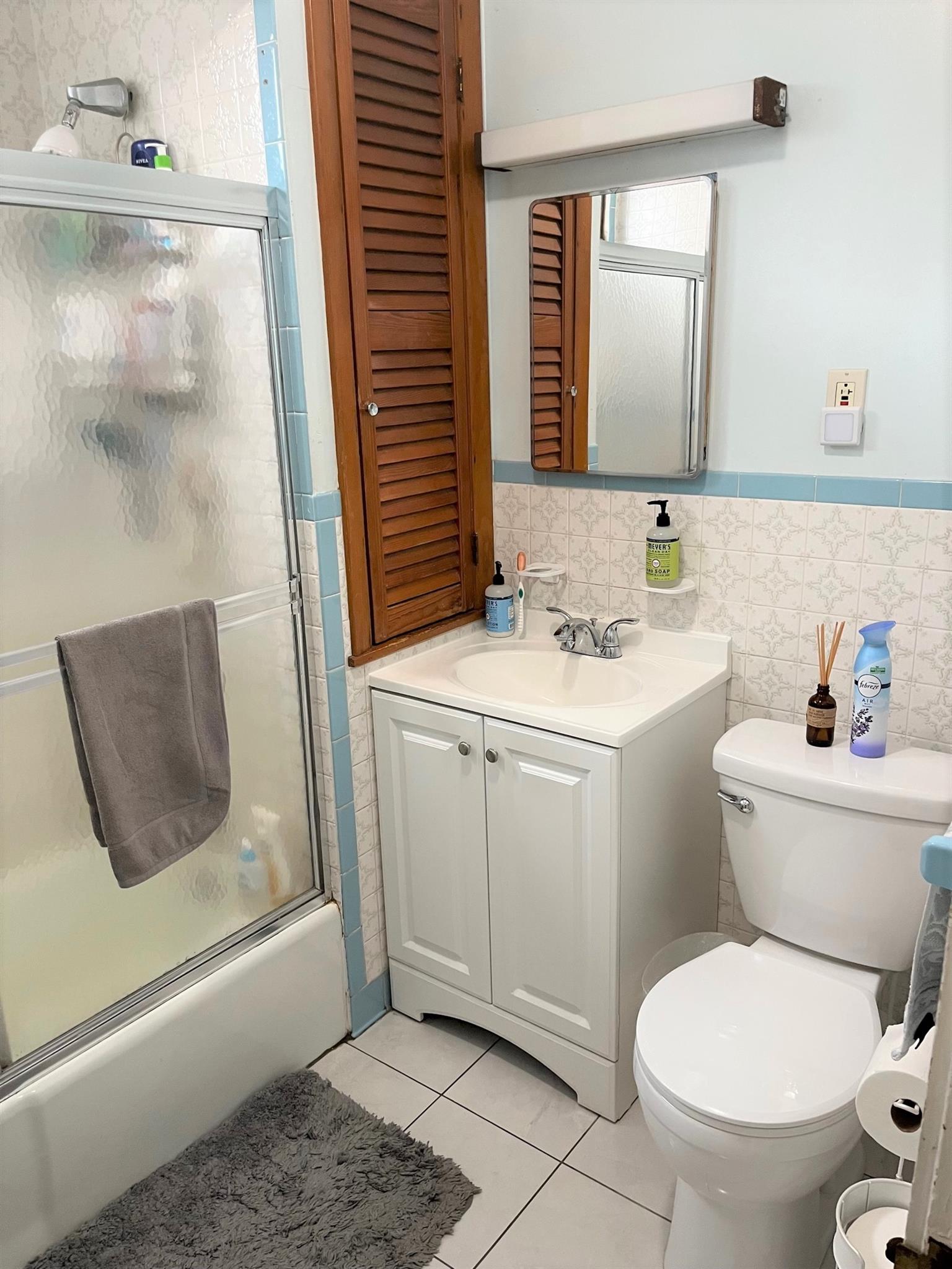 28 Prichard Ave, Davis Square