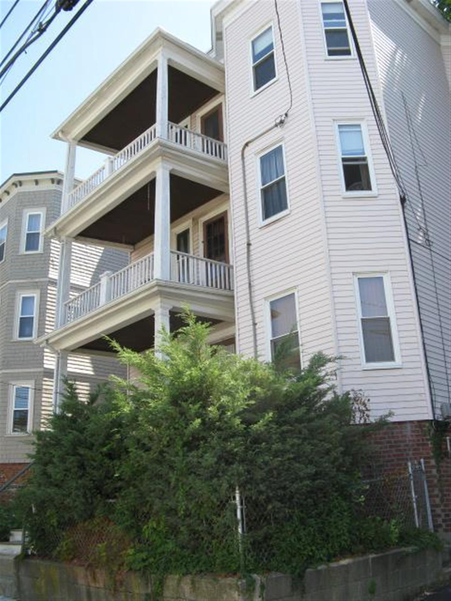 9 Belknap St, Teele Square