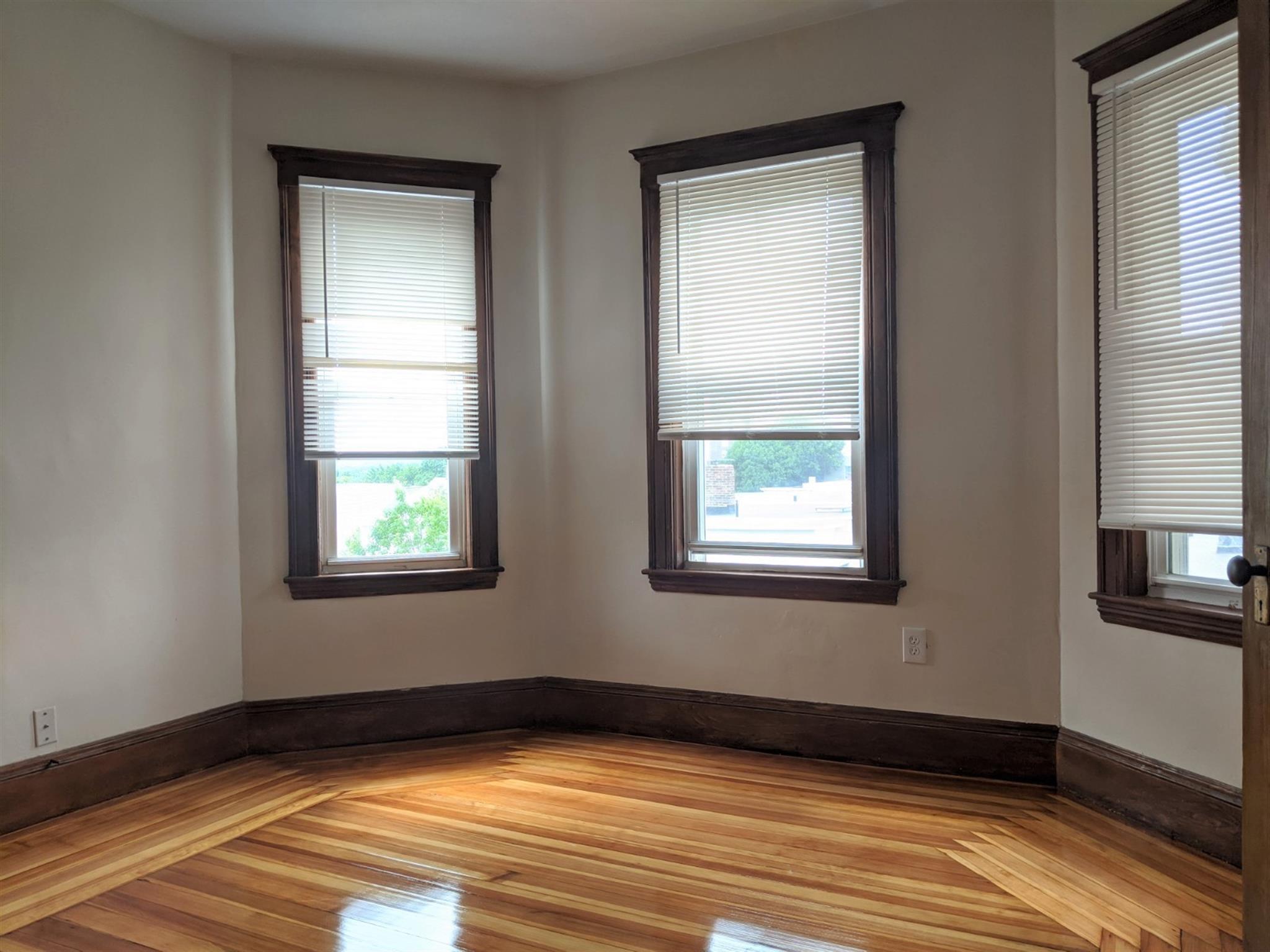 9 Belknap St, Teele Square