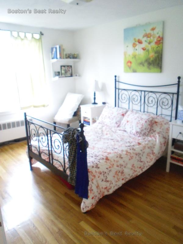 19 Englewood Ave, Coolidge Corner