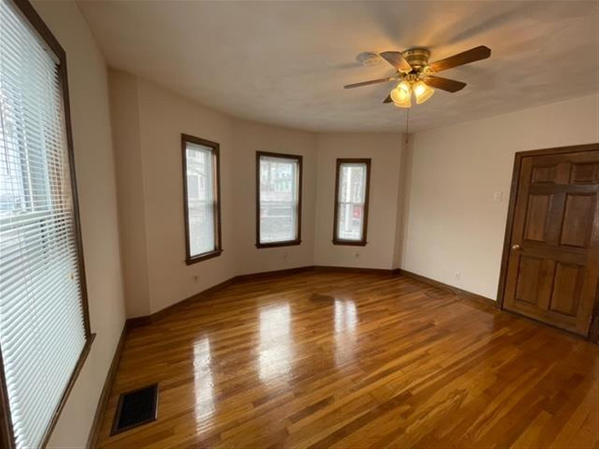 175 Albion St, Davis Square