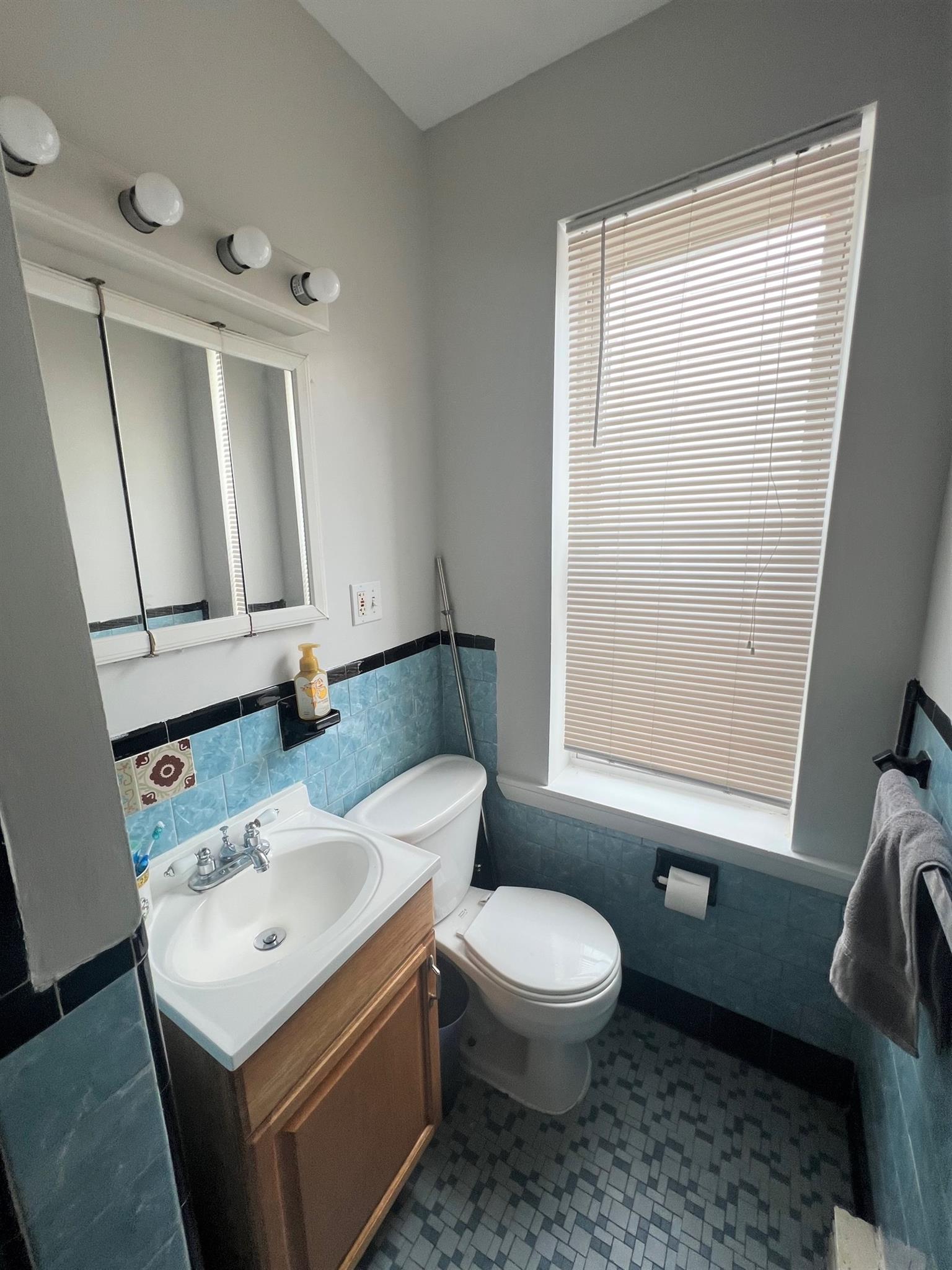 1121 Broadway, Teele Square