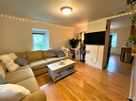 1 Mead St, Davis Square