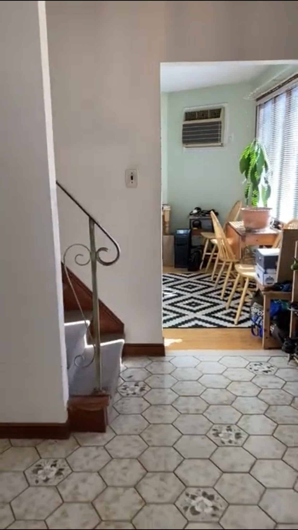 213 Holland St, Davis Square