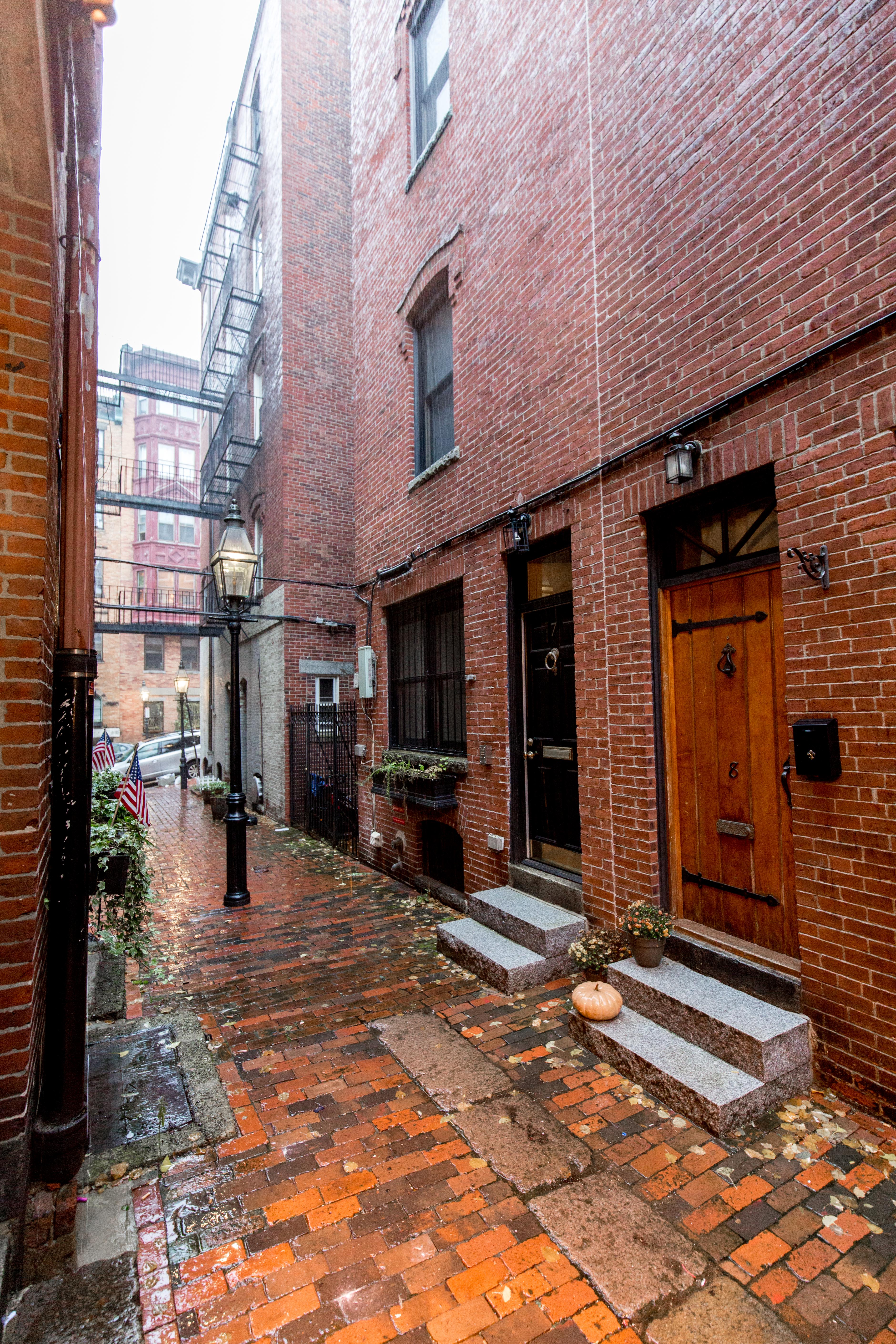 2 Champney St, Beacon Hill