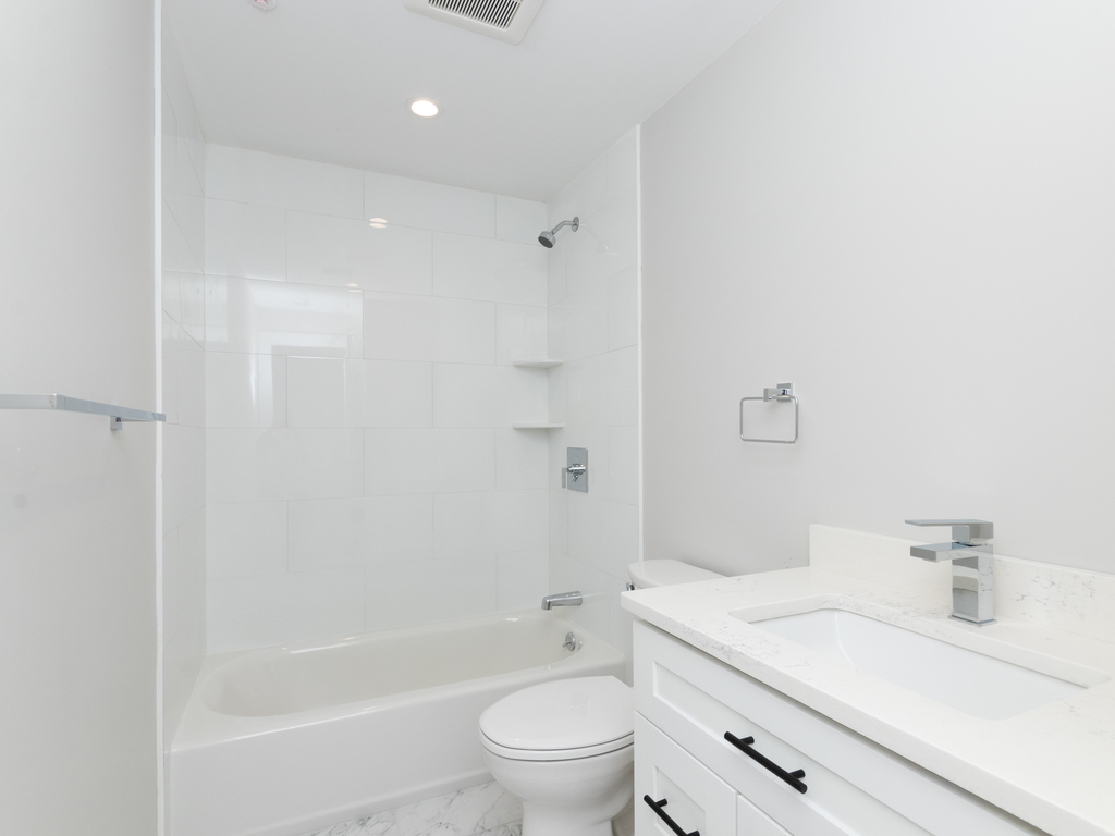 123 Centre, Dorchester