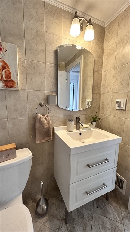 15 Jensen Rd, Watertown