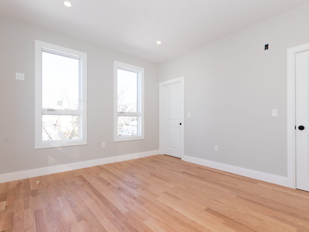 123 Centre, Dorchester