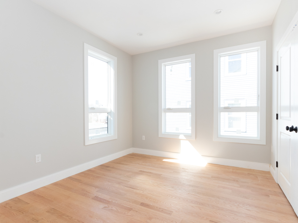 123 Centre, Dorchester