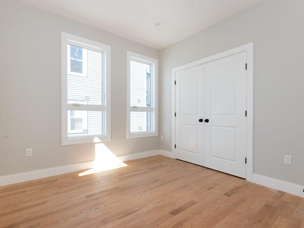 123 Centre, Dorchester