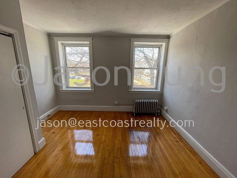 90 Cypress St, Brookline Hills