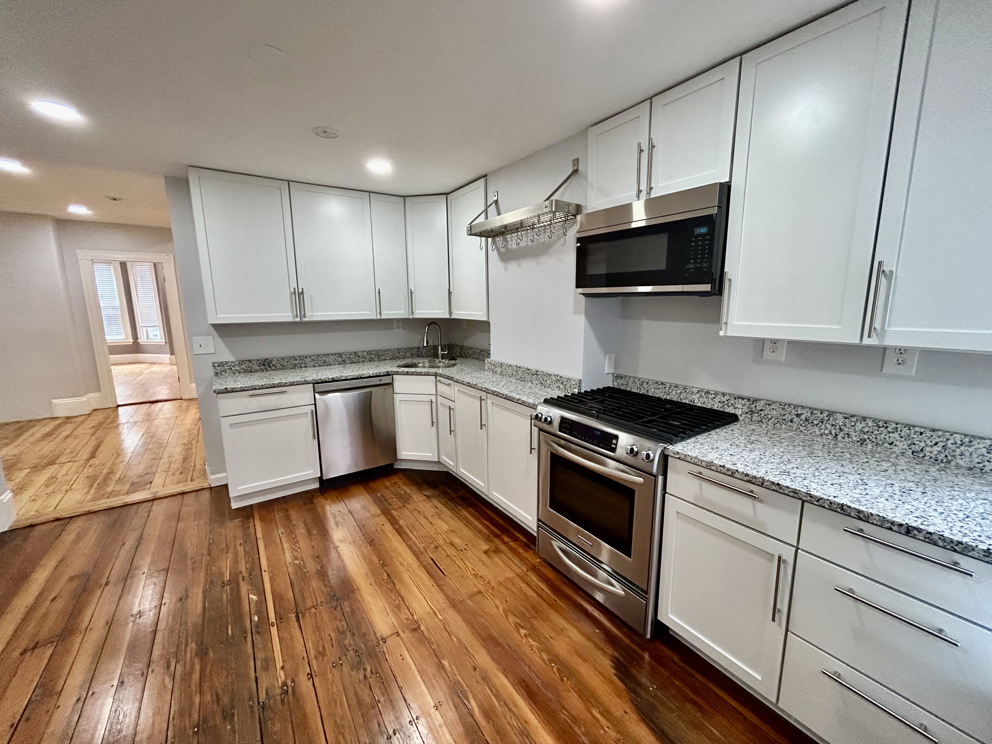 594 East 5th St, South Boston