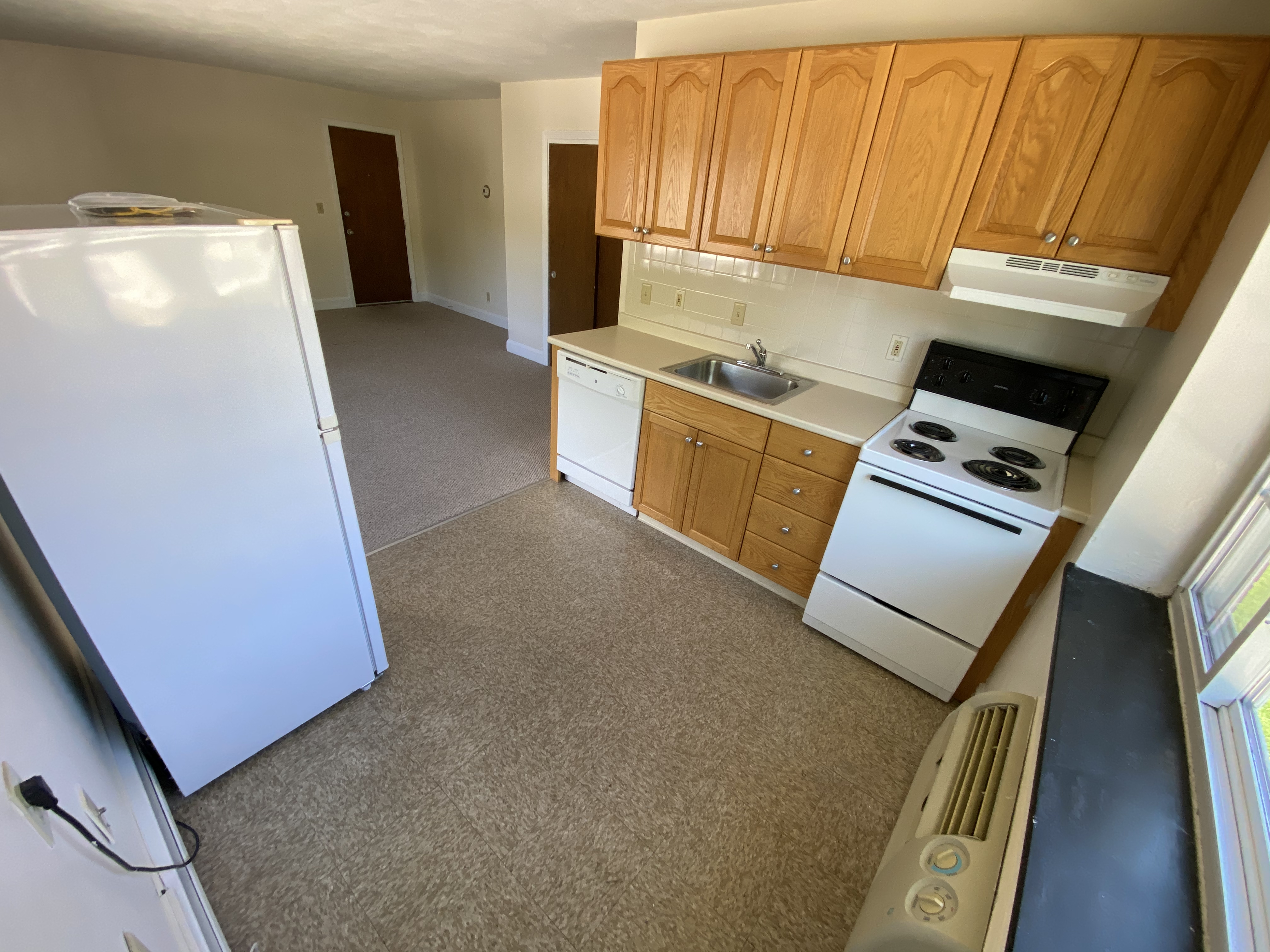 4 Brattle Dr, Arlington