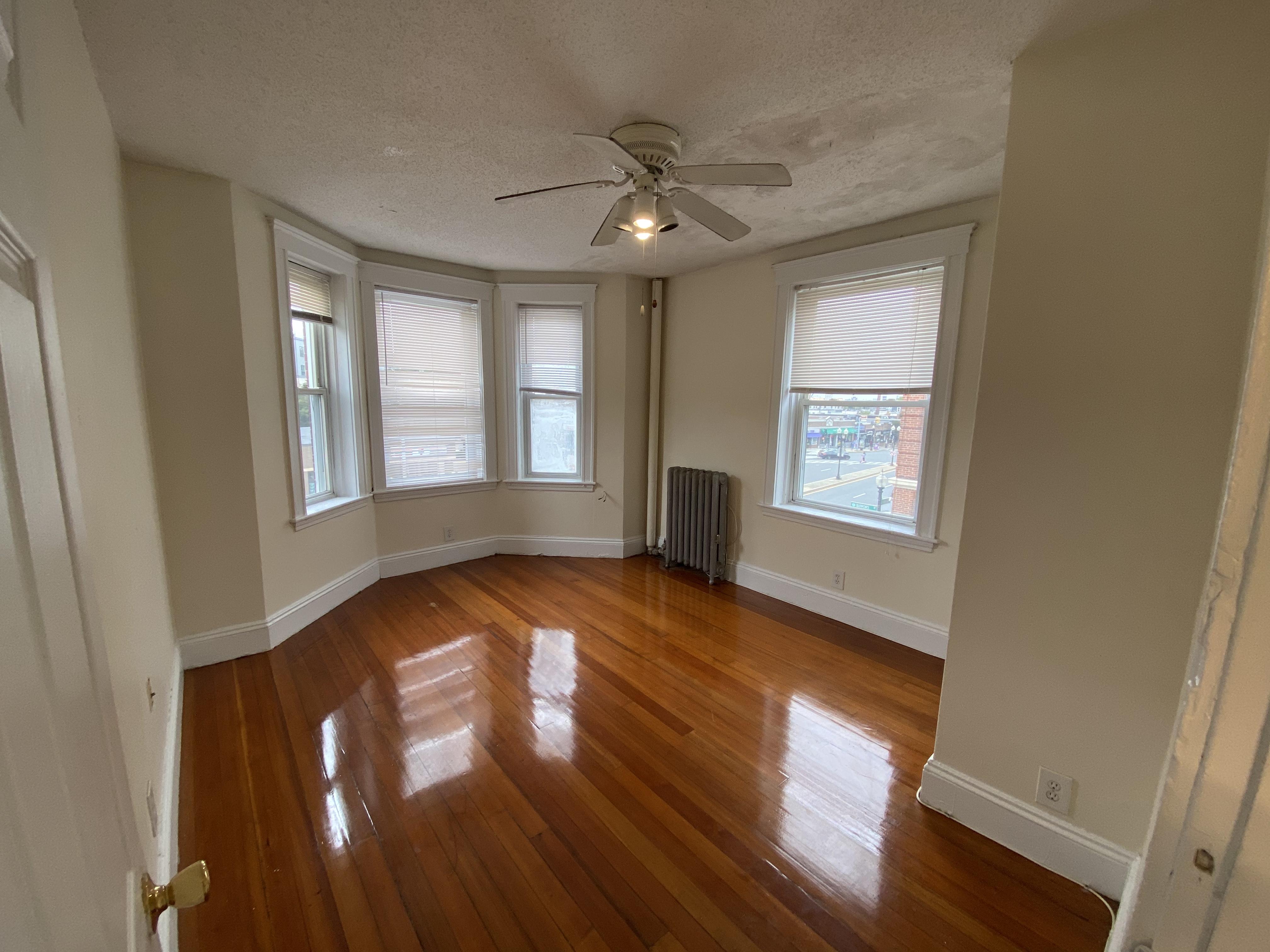 518 Cambridge St, Allston