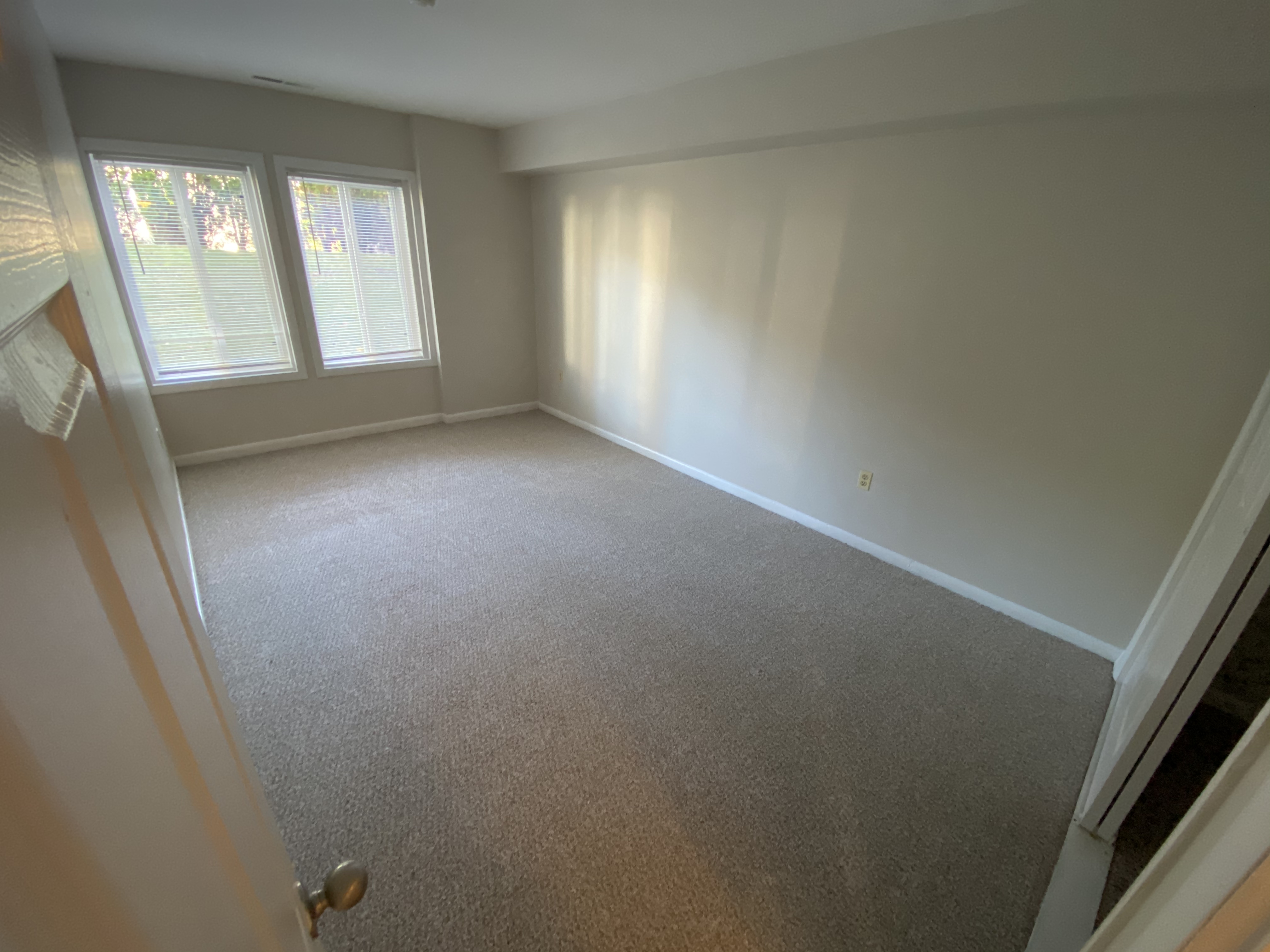 10 Westgate Dr, North Woburn