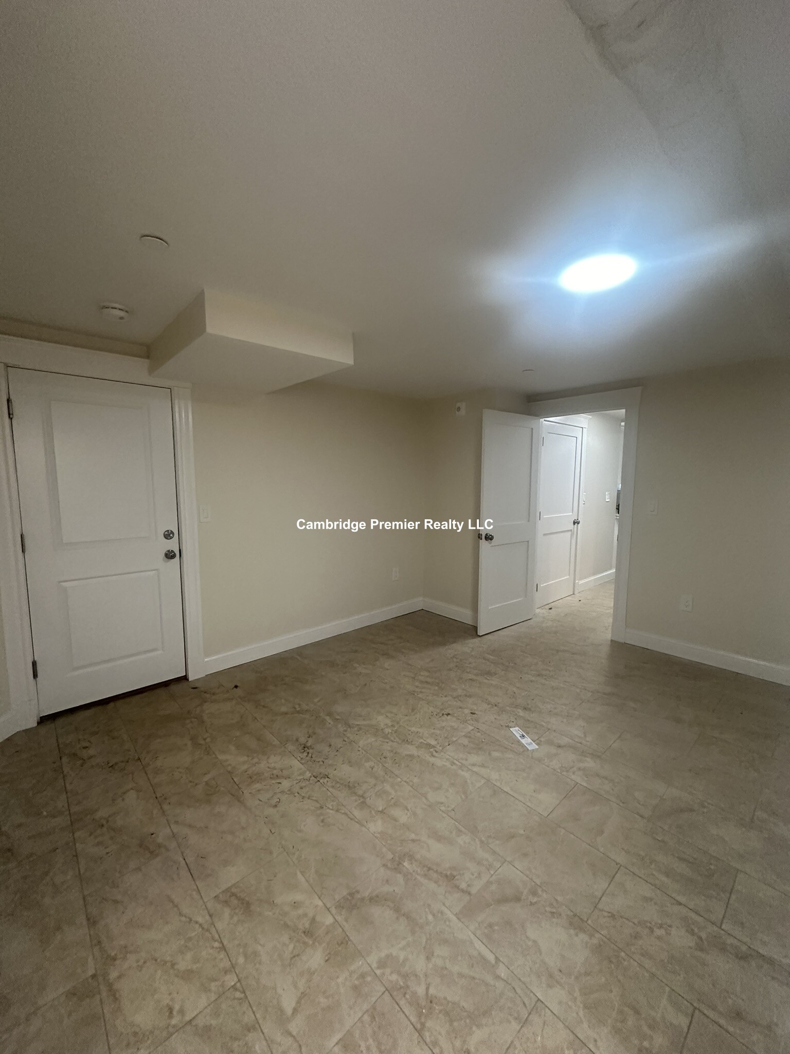 3 Linnaean St, Neighborhood Nine