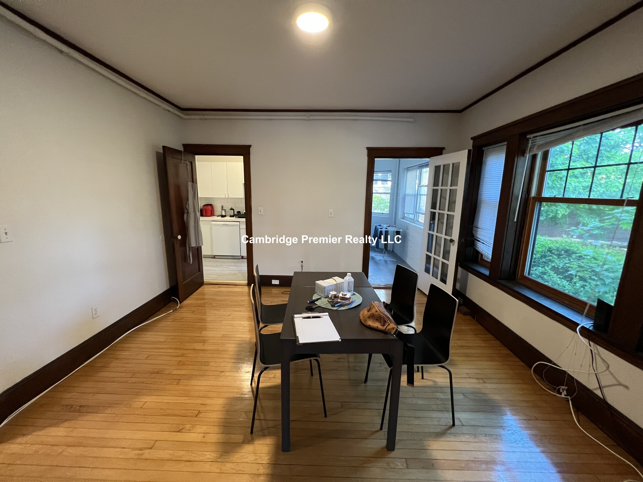 3 Linnaean St, Neighborhood Nine