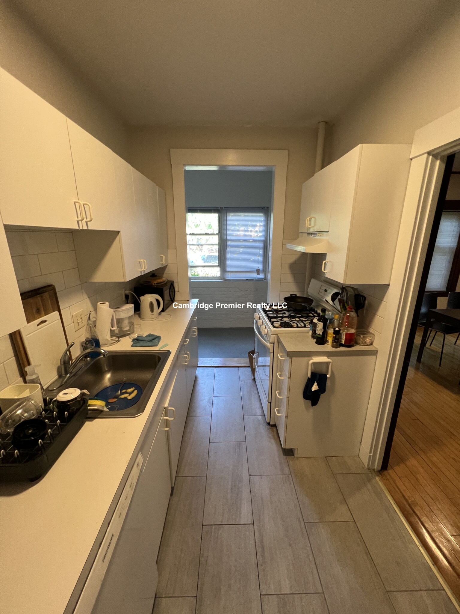 3 Linnaean St, Neighborhood Nine