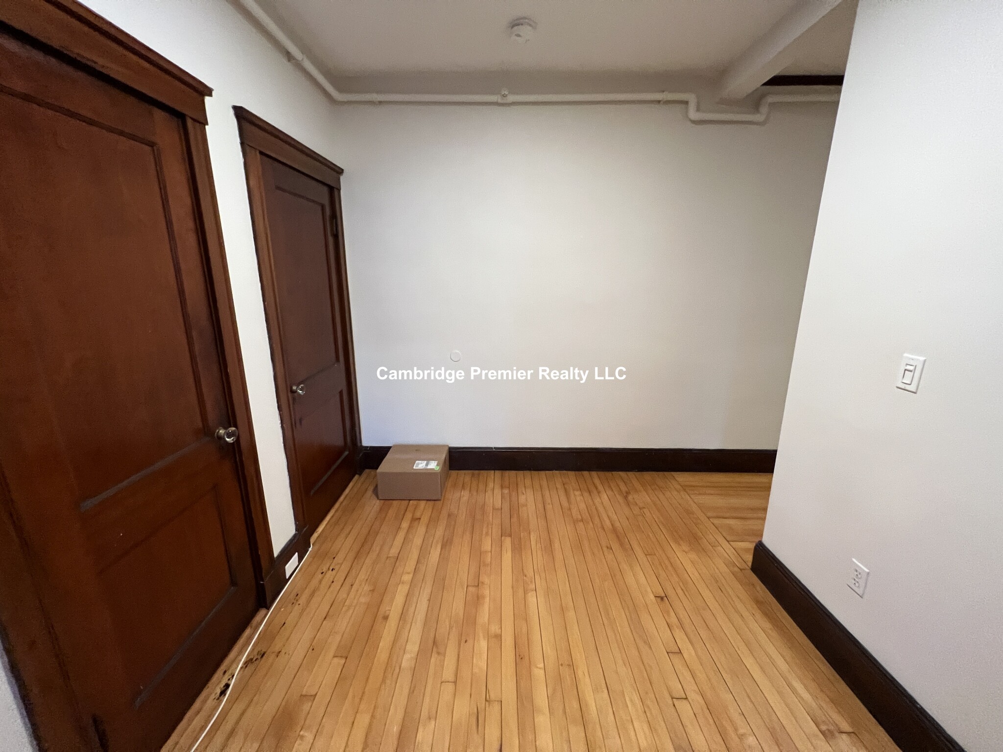 3 Linnaean St, Neighborhood Nine