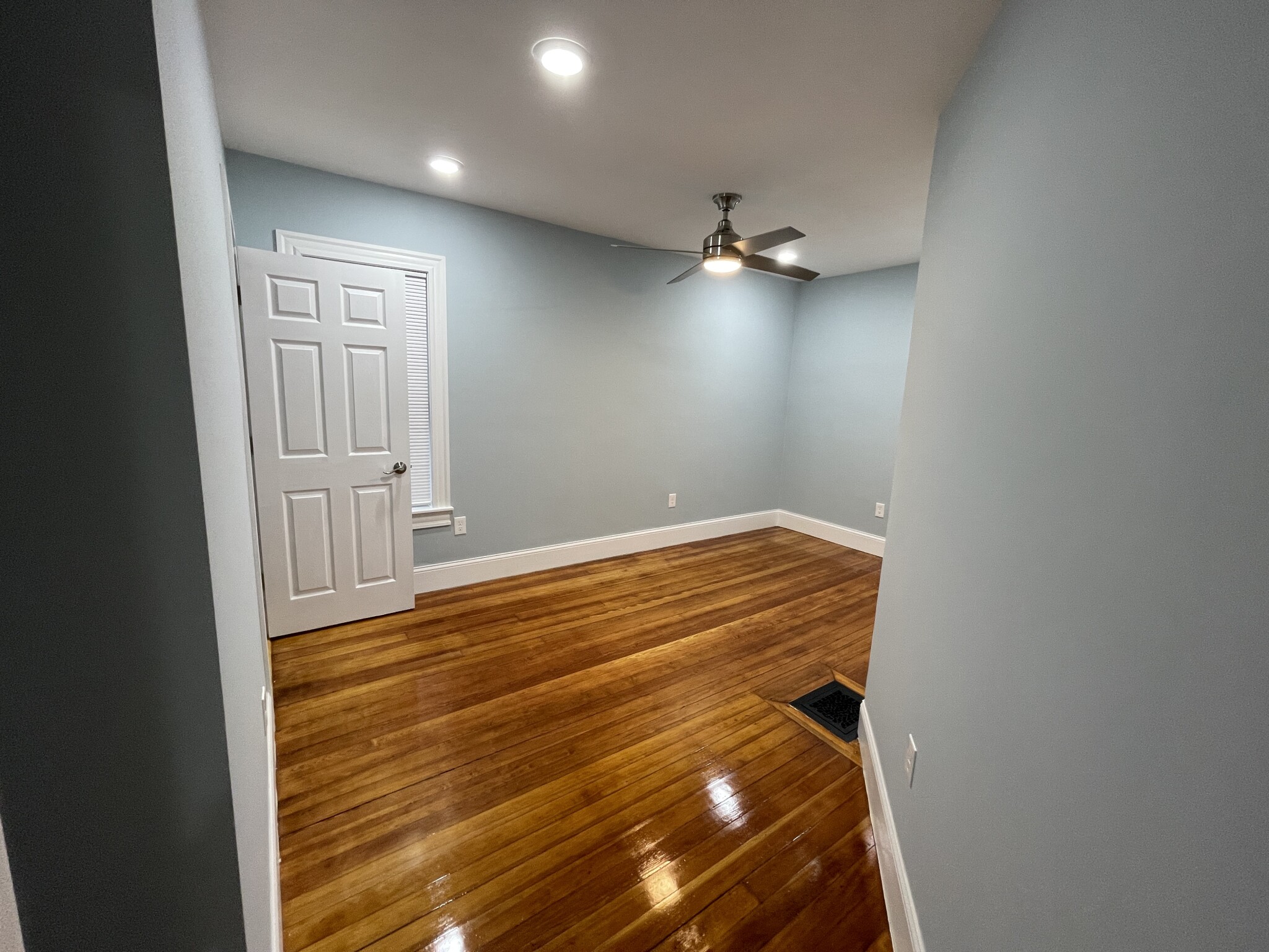 3 Mossland St, Porter Square