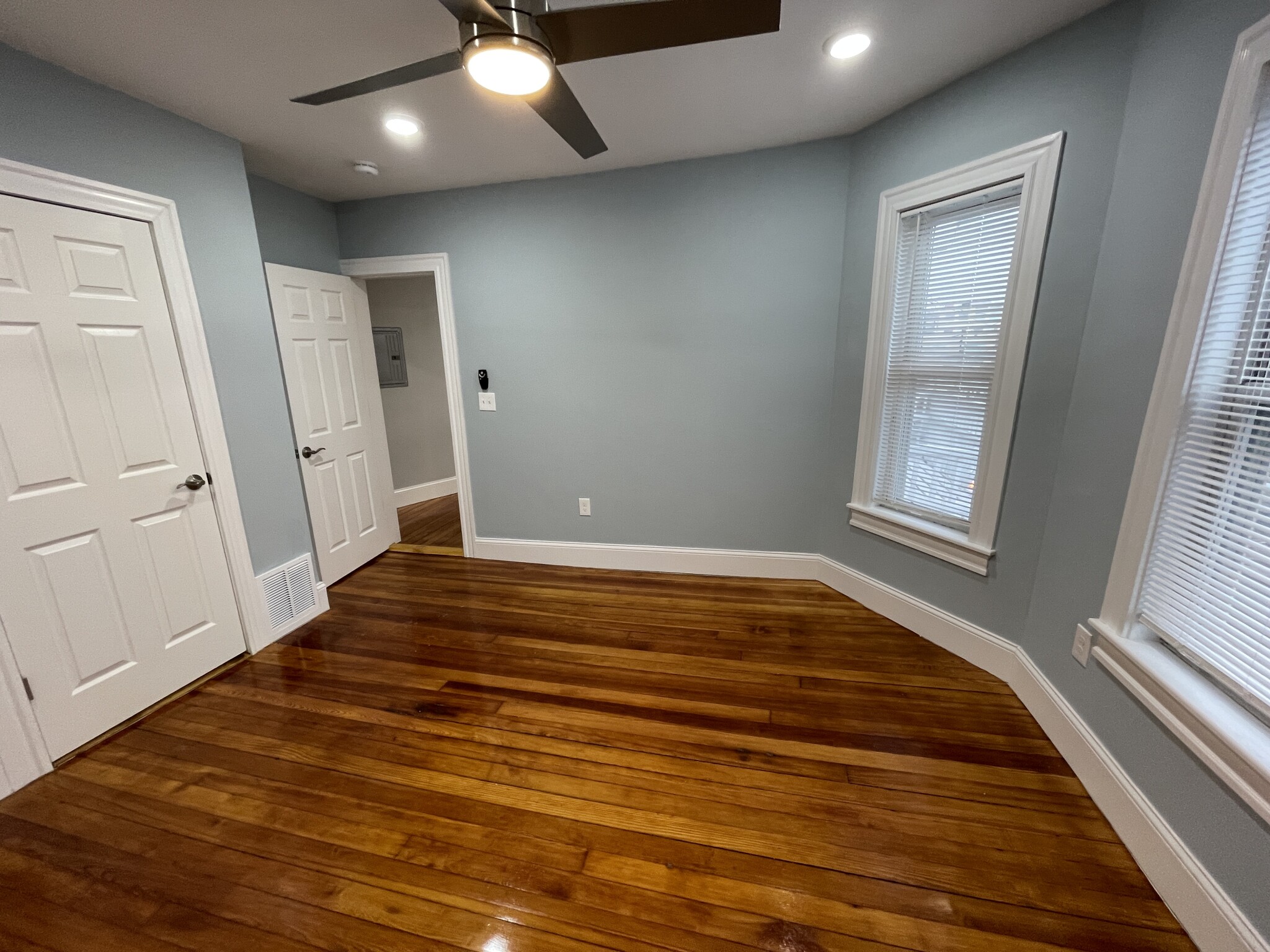 3 Mossland St, Porter Square