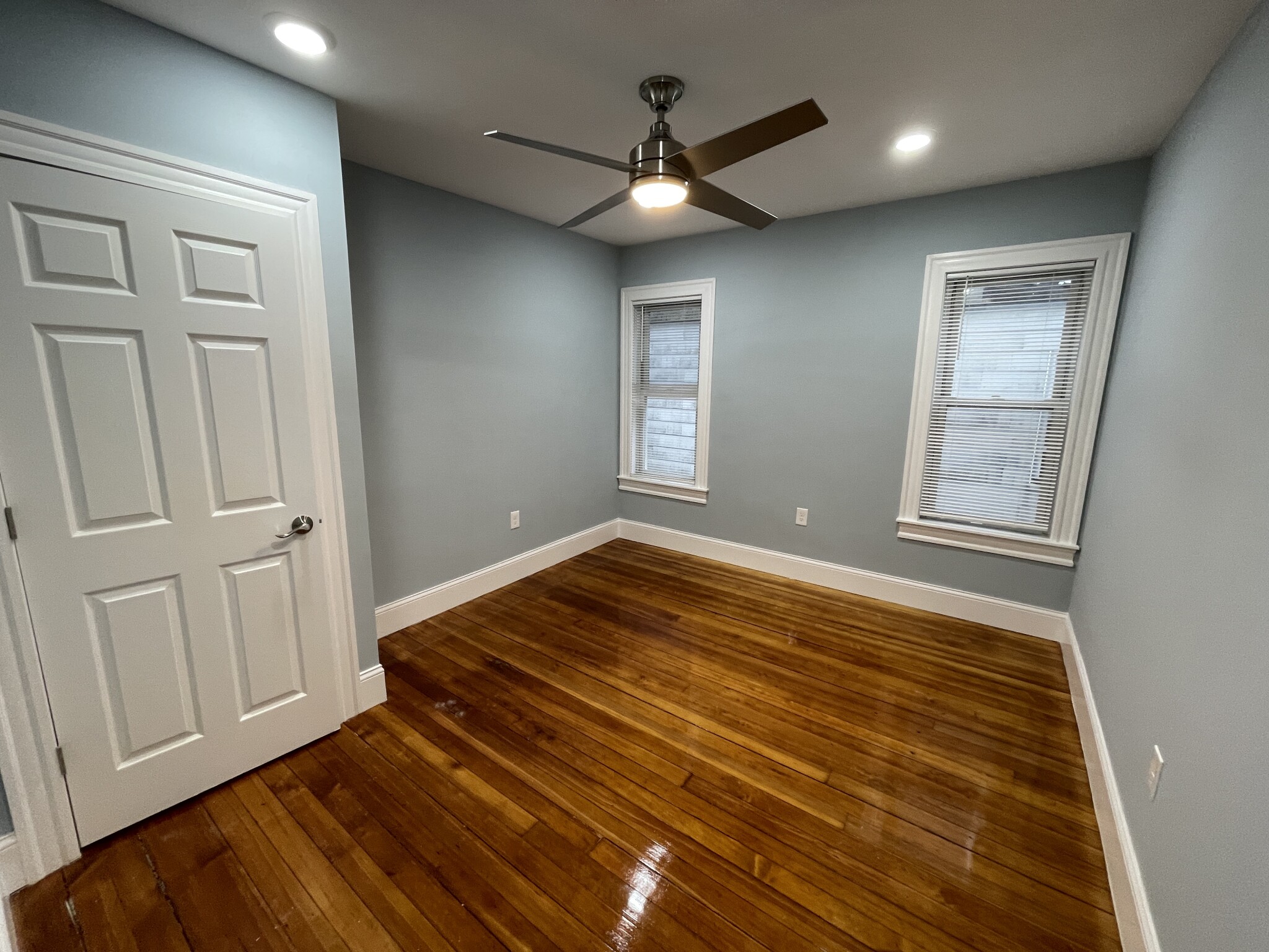 3 Mossland St, Porter Square