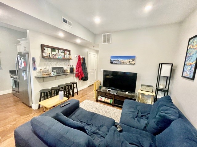 18 Atlantic St, South Boston