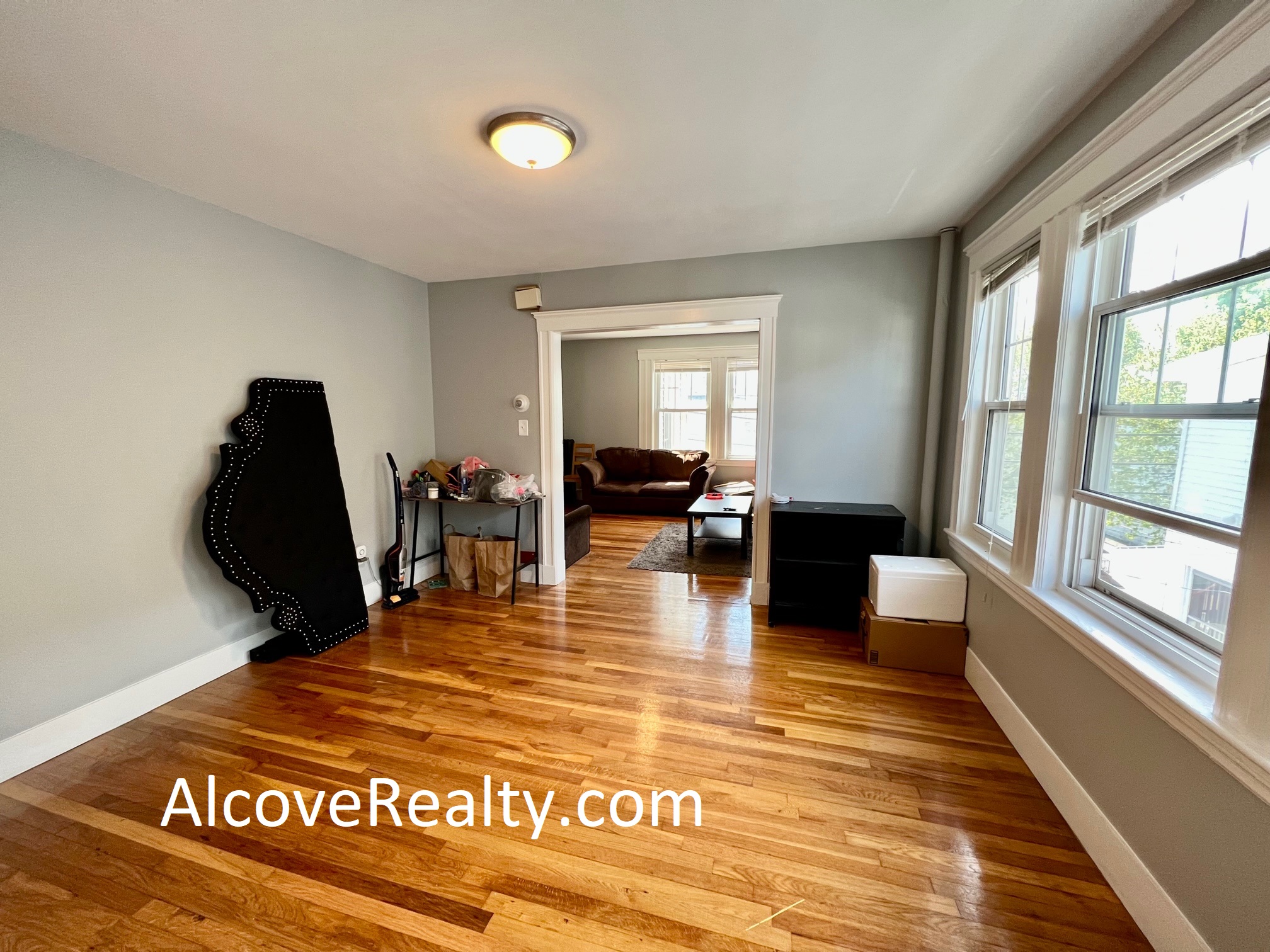 39 Sterling St, Teele Square