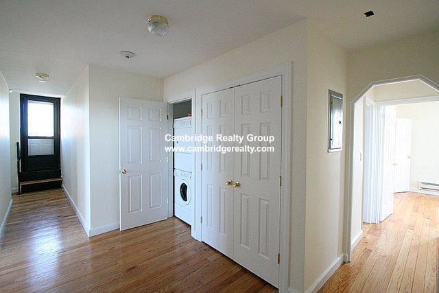 60 Brattle St, Harvard Square