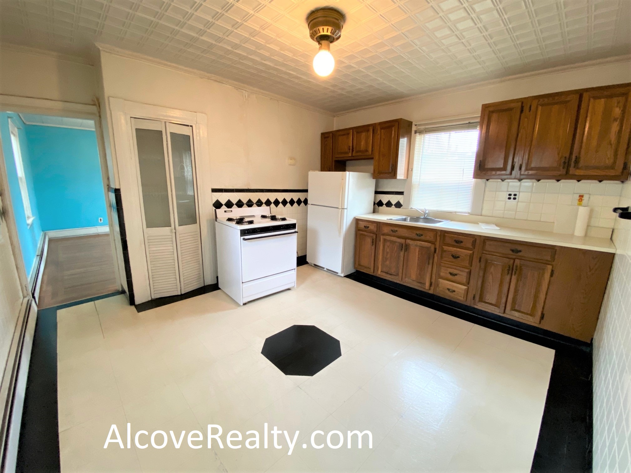 74 Otis St, East Cambridge