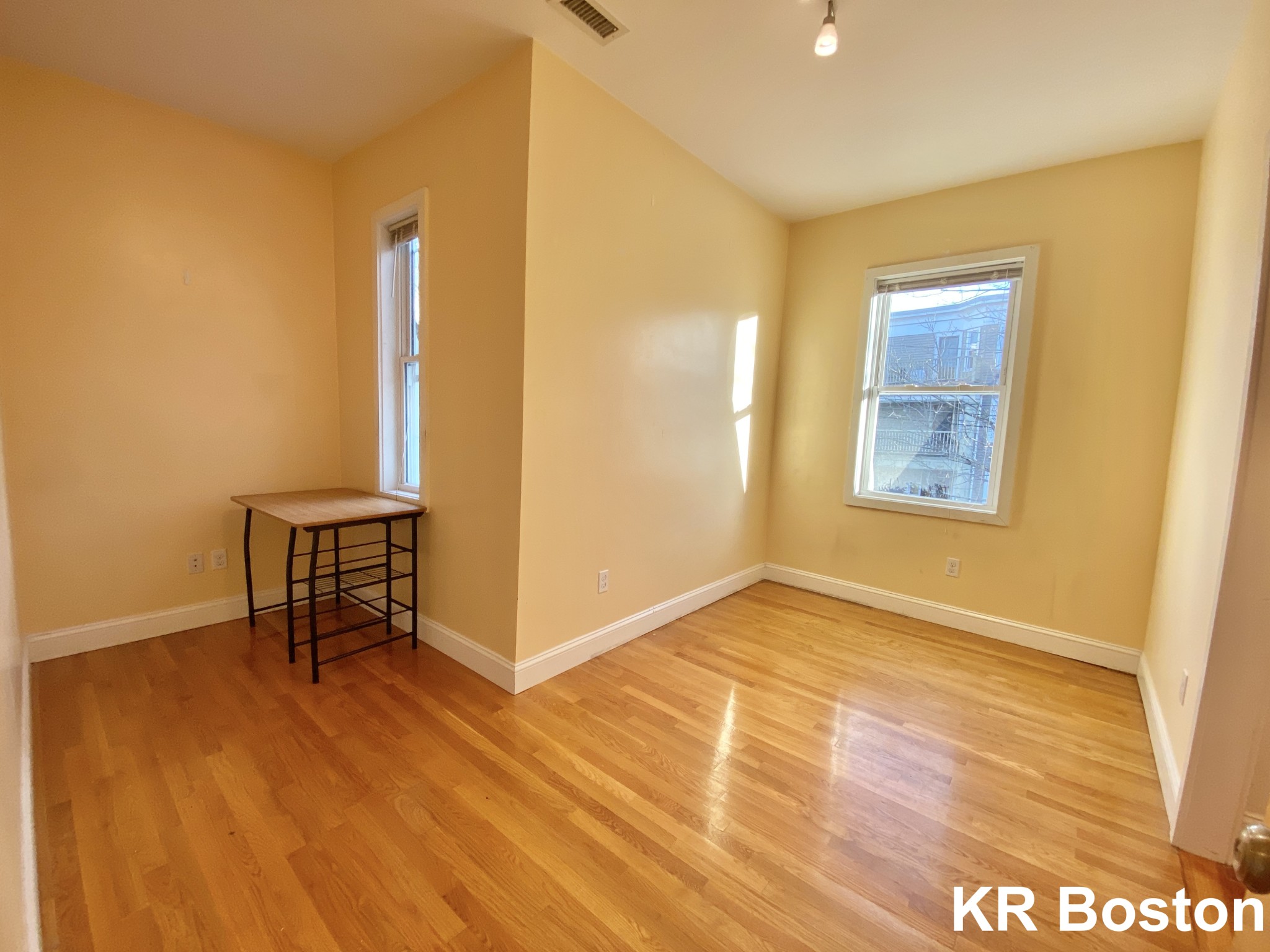 2 Wadsworth St, Allston