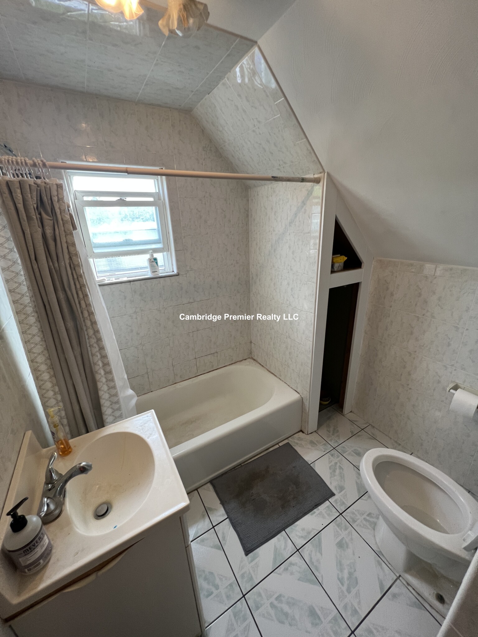 118 Summer St, Medford