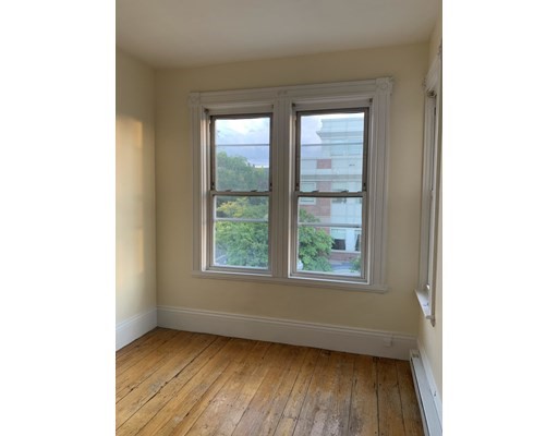 341 Cambridge St, East Cambridge