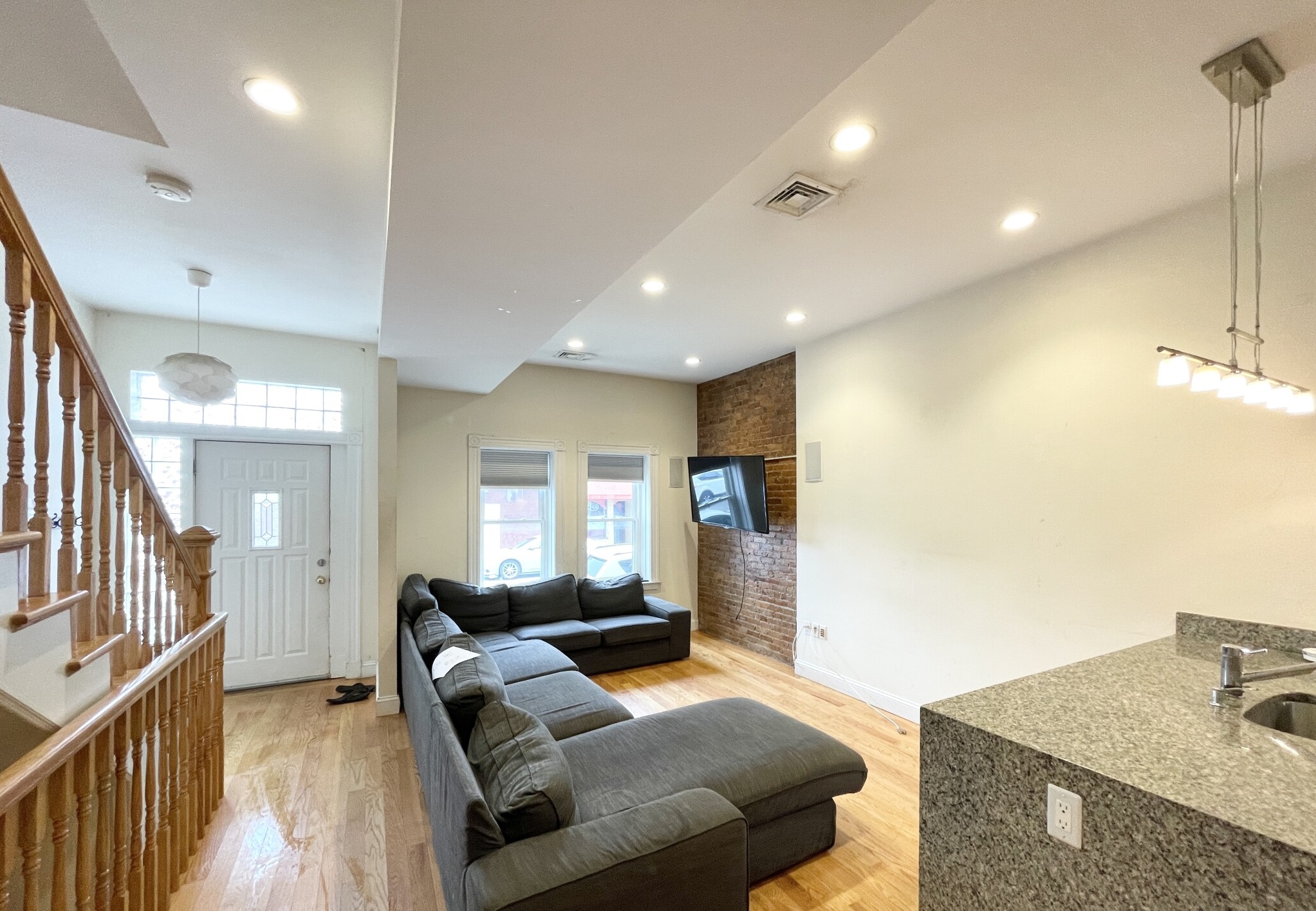 98 L St, South Boston