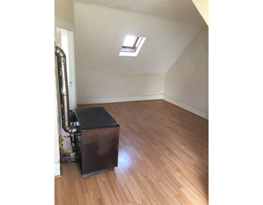 52 Harvest St, Dorchester