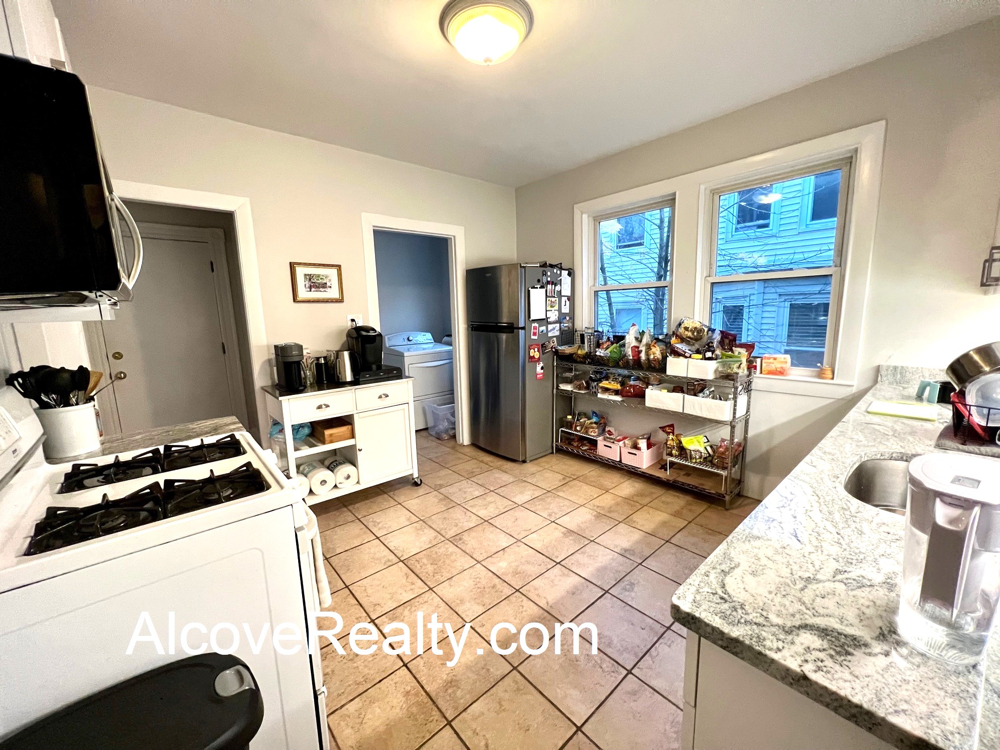 69 Raymond Ave, West Somerville