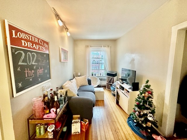 435 Hanover, North End