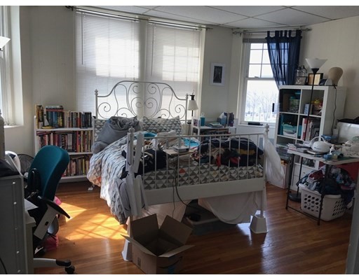 394 Riverway, Fenway