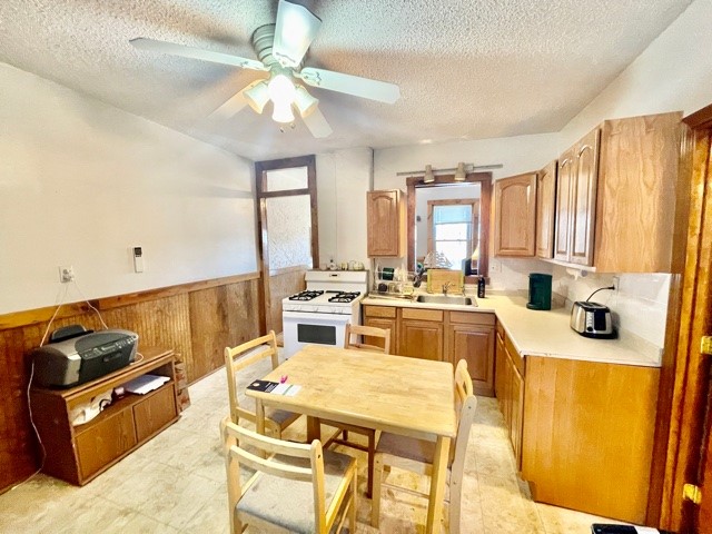 4 Garden Ct, North End